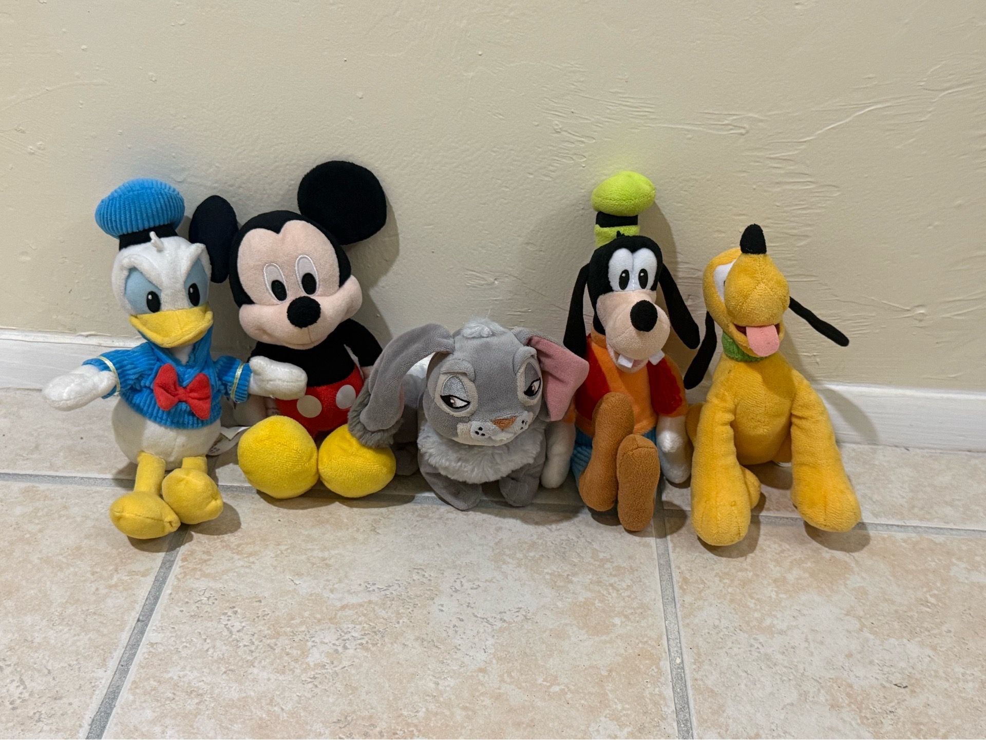 Lot of 5 Disney Plushes- Ranging from 6-9 inches