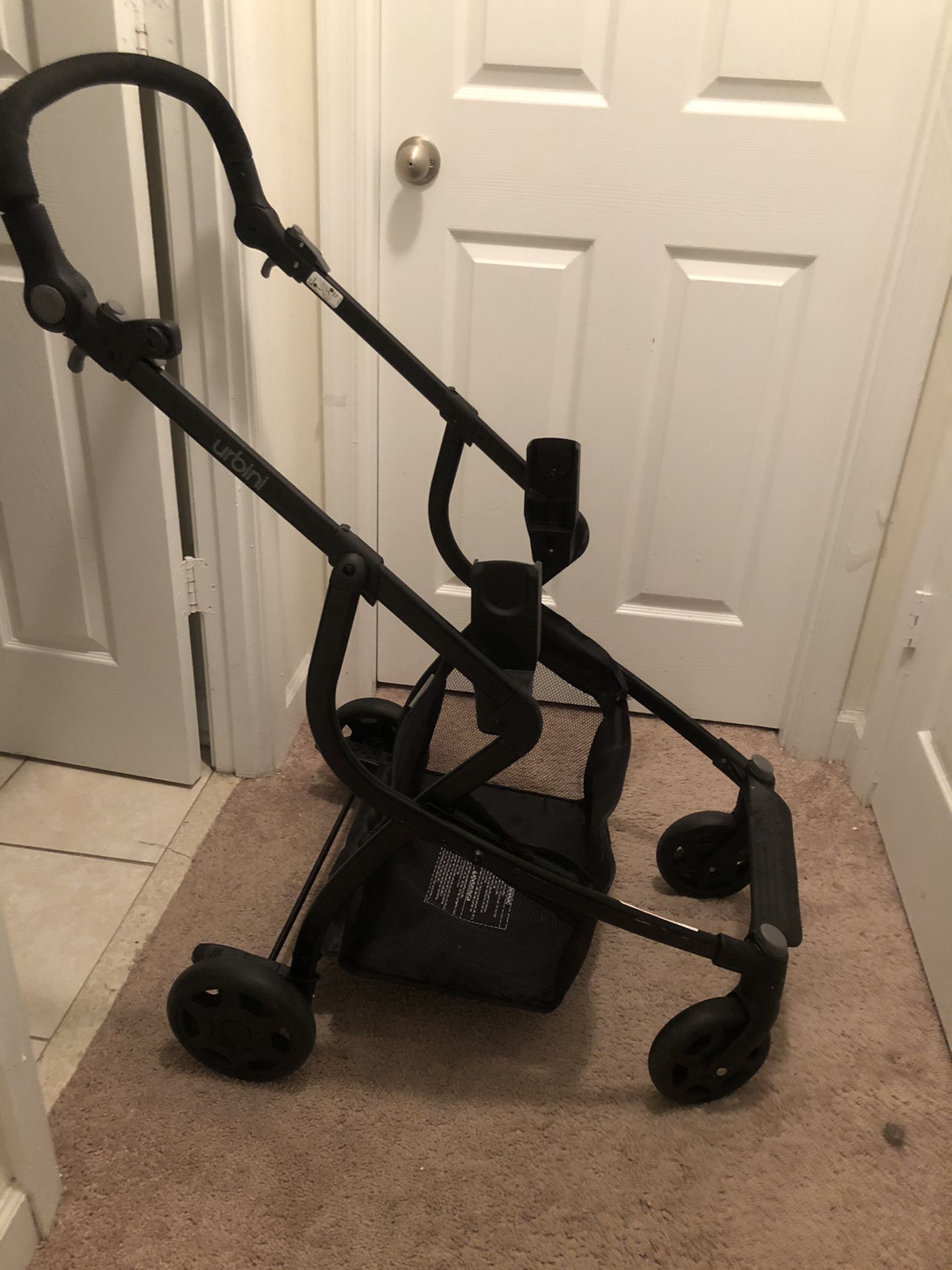 Urbini stroller with car seat and bassinet