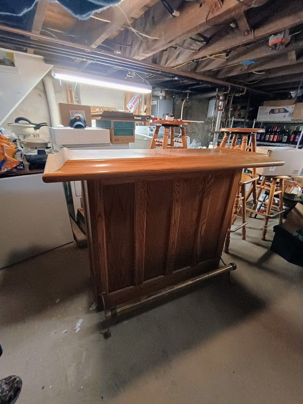 Solid Oak Bar And 5 Stools