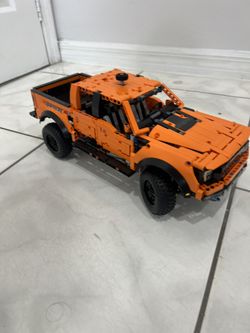 LEGO- Raptor F-150