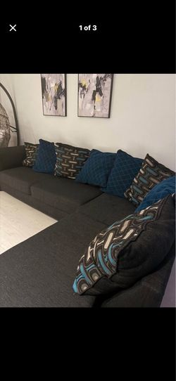 Sectional with pillows