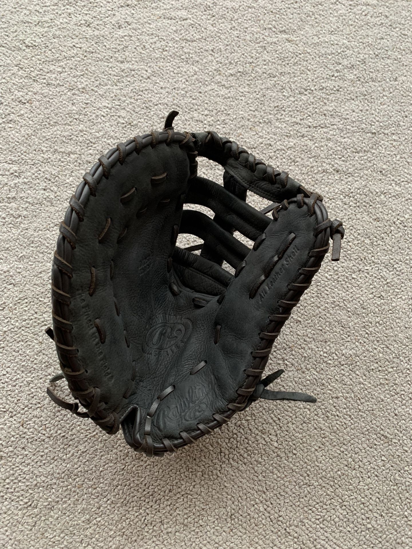 Rawlings Left Handed First Baseman’s Mitt