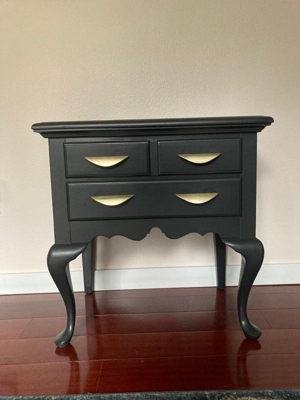 Accent or entry table
