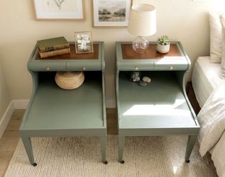 Beautifully refinished 1950s solid mahogany nightstands