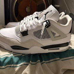 Jordan 4 Military Black 