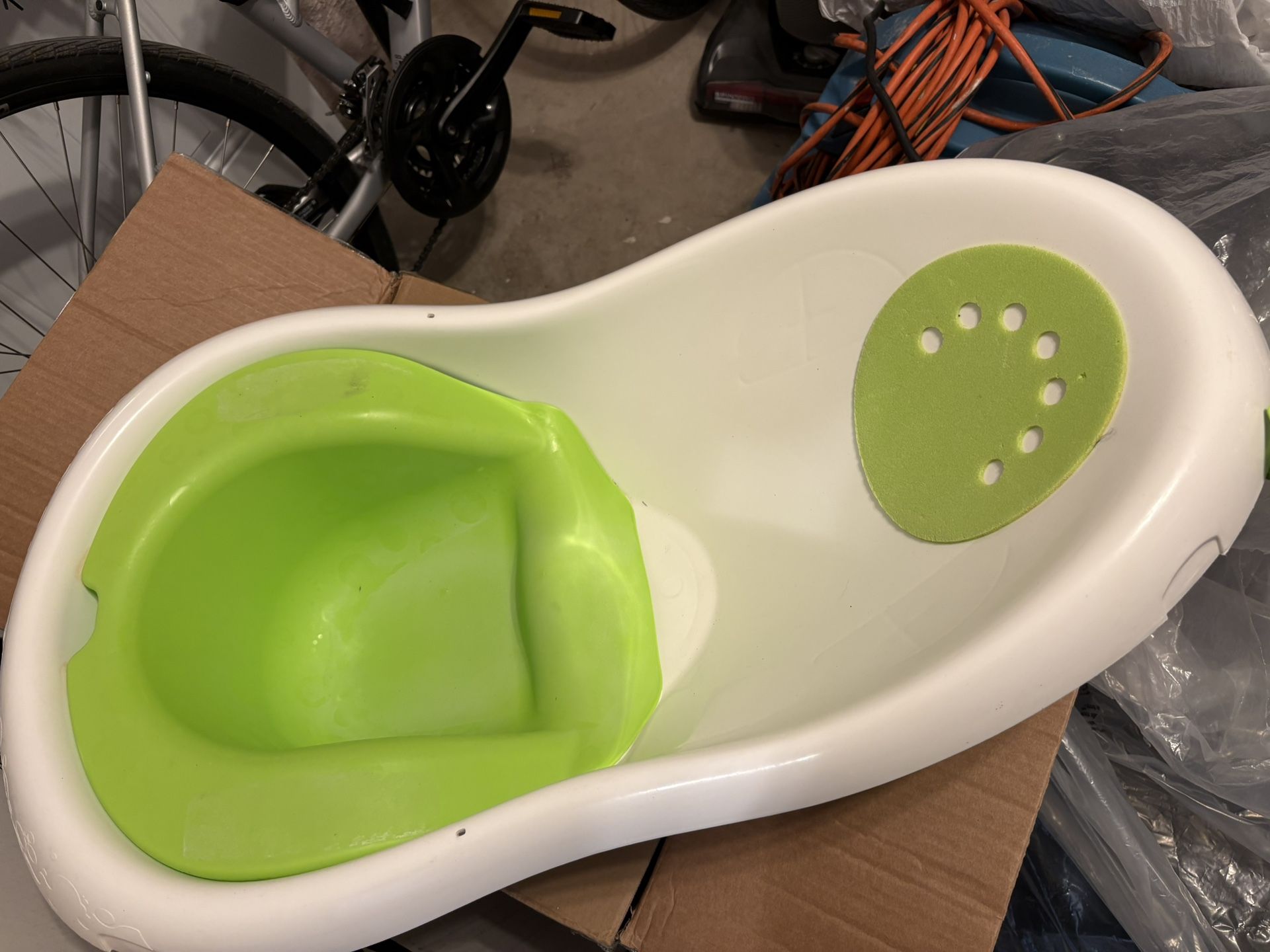 Fisher price Grow With Me bathtub
