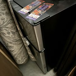 Mini Fridge with Freezer