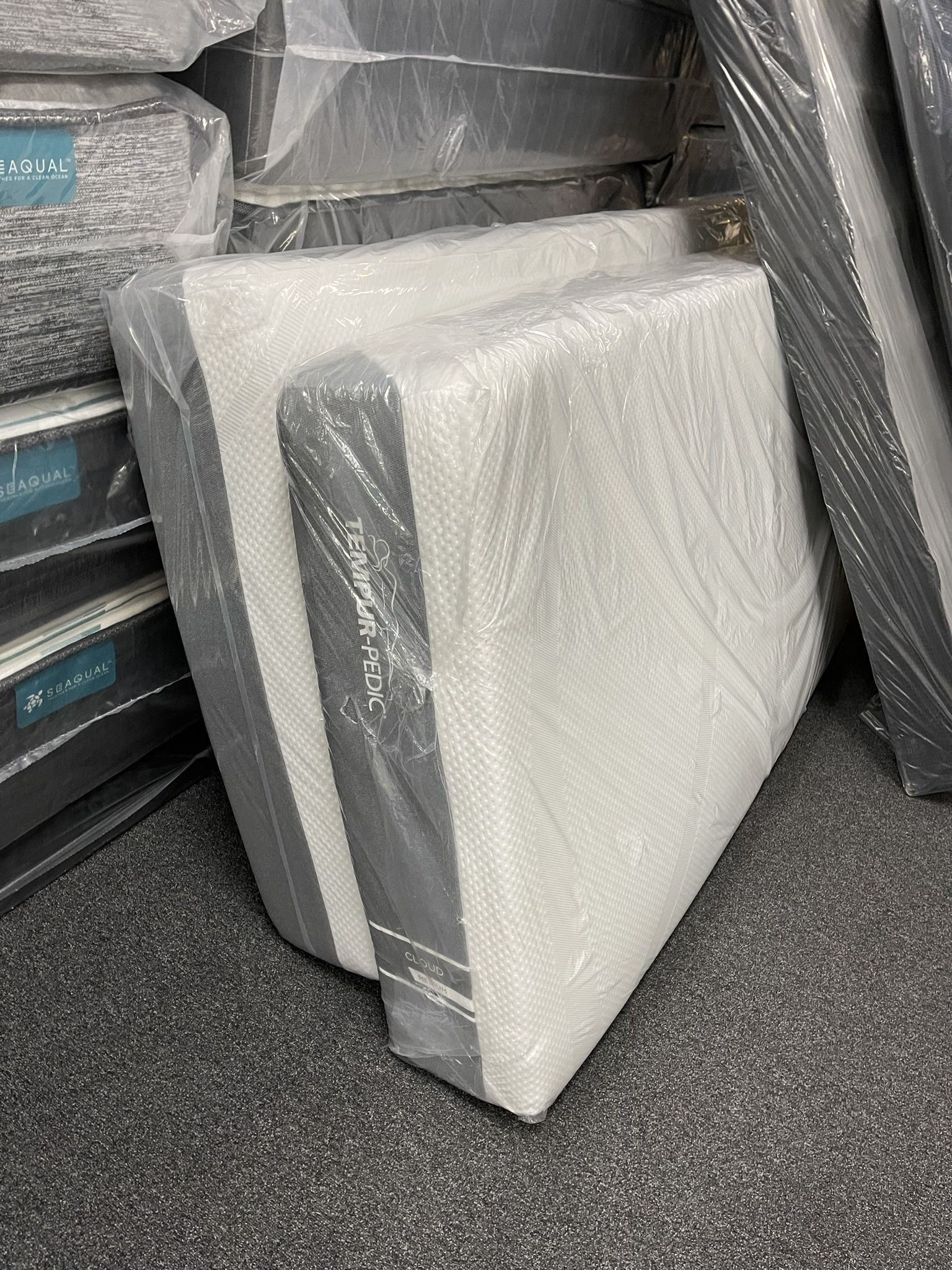 ❄️☃️KING SPLIT TEMPUR PEDIC CLOUD☃️🔥