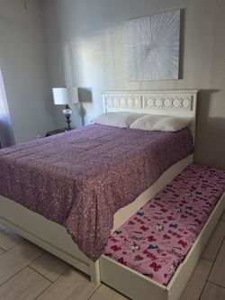Full Bed with Trundle