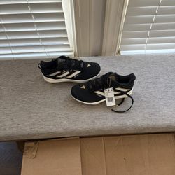 BRAND NEW ADIDAS BASEBALL CLEATS WITH METAL SPIKES SIZE 7.5 (MAKE OFFER)