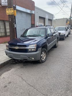 02 CHEVY AVALANCHE 101KWITH CARFAX$6499