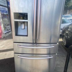 REFRIGERATOR SAMSUNG 4 DOORS