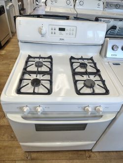Kenmore Gas Stove 4 Burners   In Excellent Working Condition 