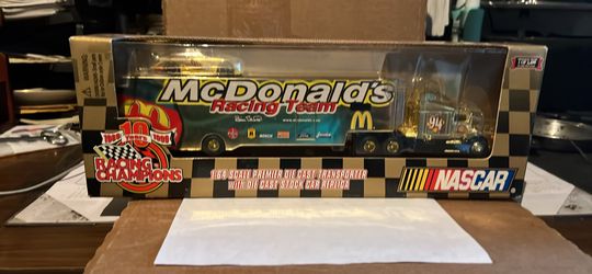 AUTHENTIC VTG MASCAR 1:64 SCALE PREMIER DIE CAST TRANSPORTER WITH CAR