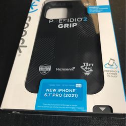 Speck - Presidio2 Grip Hard Shell Case for iPhone 13 Pro - Black