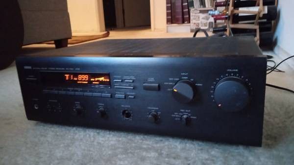 Vintage Yamaha Natural Sound AM/FM Stereo Receiver RX-750. Great stereo amplifier.