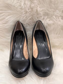 Banana Republic Kate Black Leather Pumps – Women's Size 9