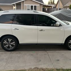 2017 Nissan Pathfinder