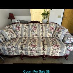 Victorian Style Couch 