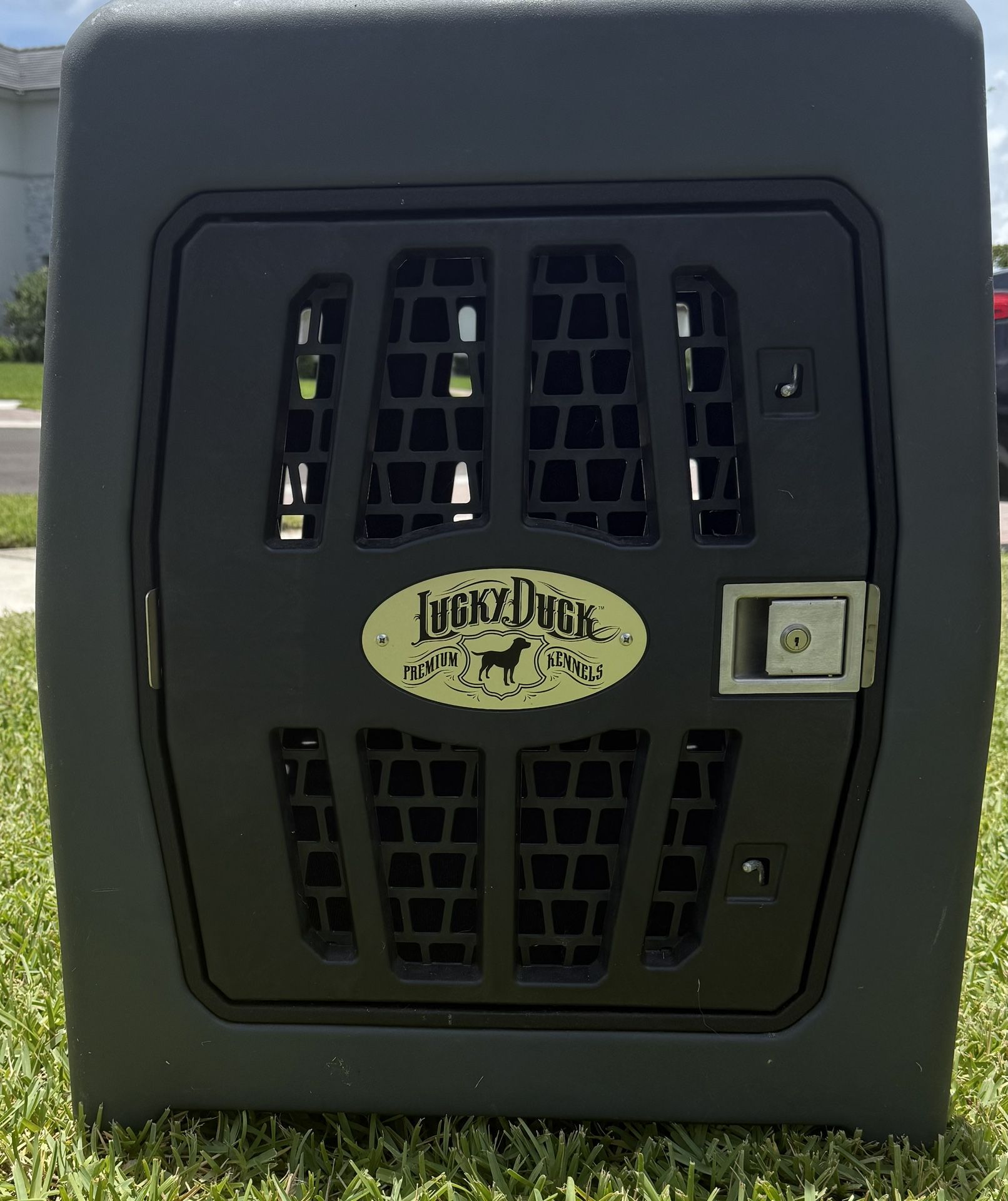 Lucky Duck Lucky Kennel, Large, 5  Star Crash Test Rated