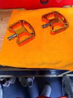 Bullseye pedals