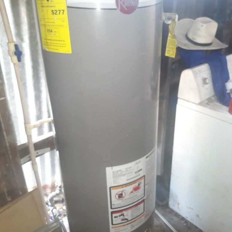 Rheem gas Water Heater 40 Gallon Good Condition Asking 340 for Sale in  Houston, TX - OfferUp