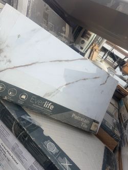 Hi everyone we have this beautiful porcelain marble look 12 x 24 polishing tiles each case cover 15.5 each case we selling all 4 boxes $140 this is n