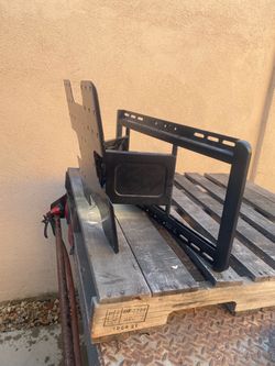 Flat screen wall mount