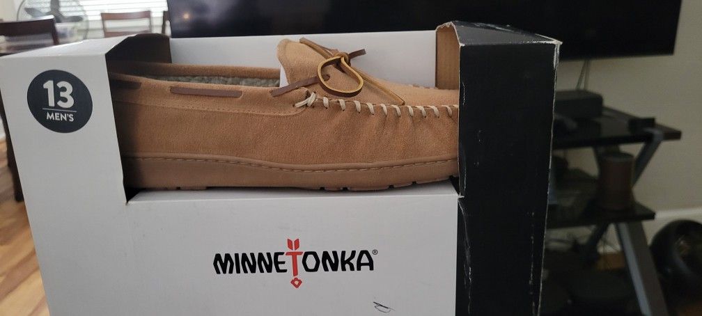Minnetonka Shoes Size 13