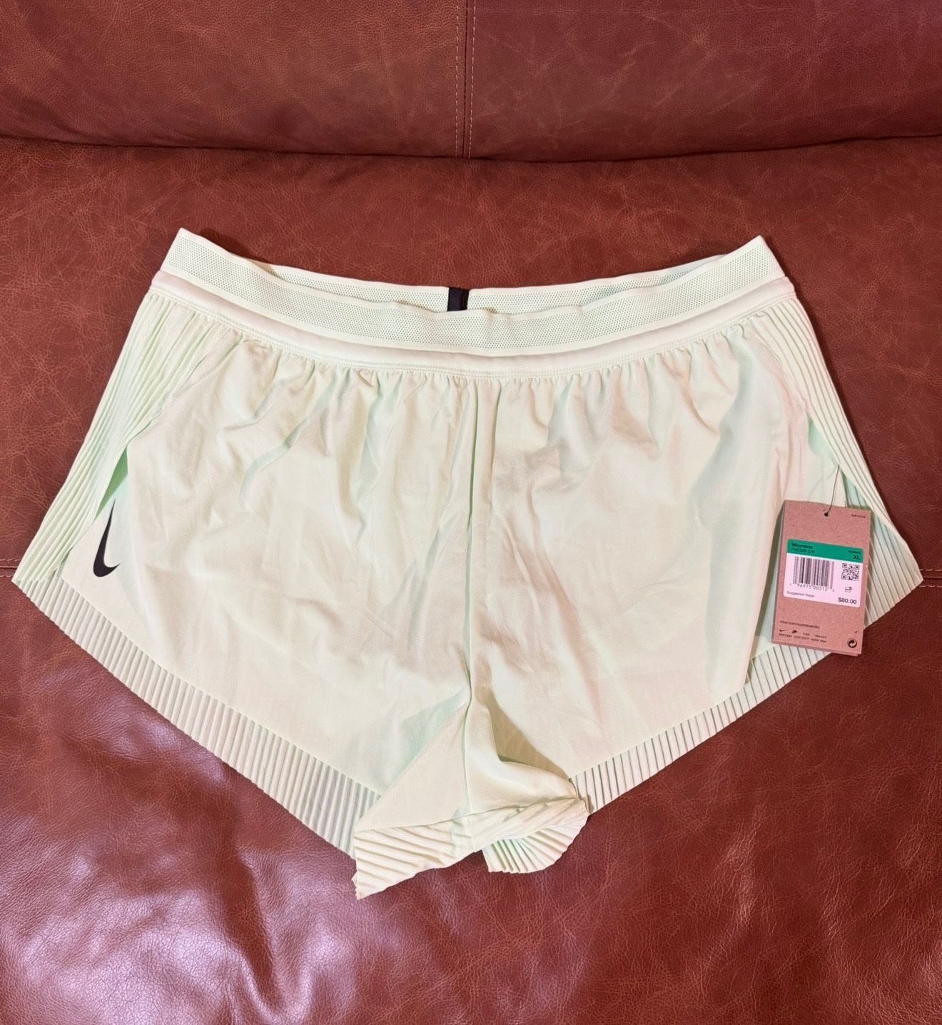 XL Women’s Nike Aeroswift Shorts