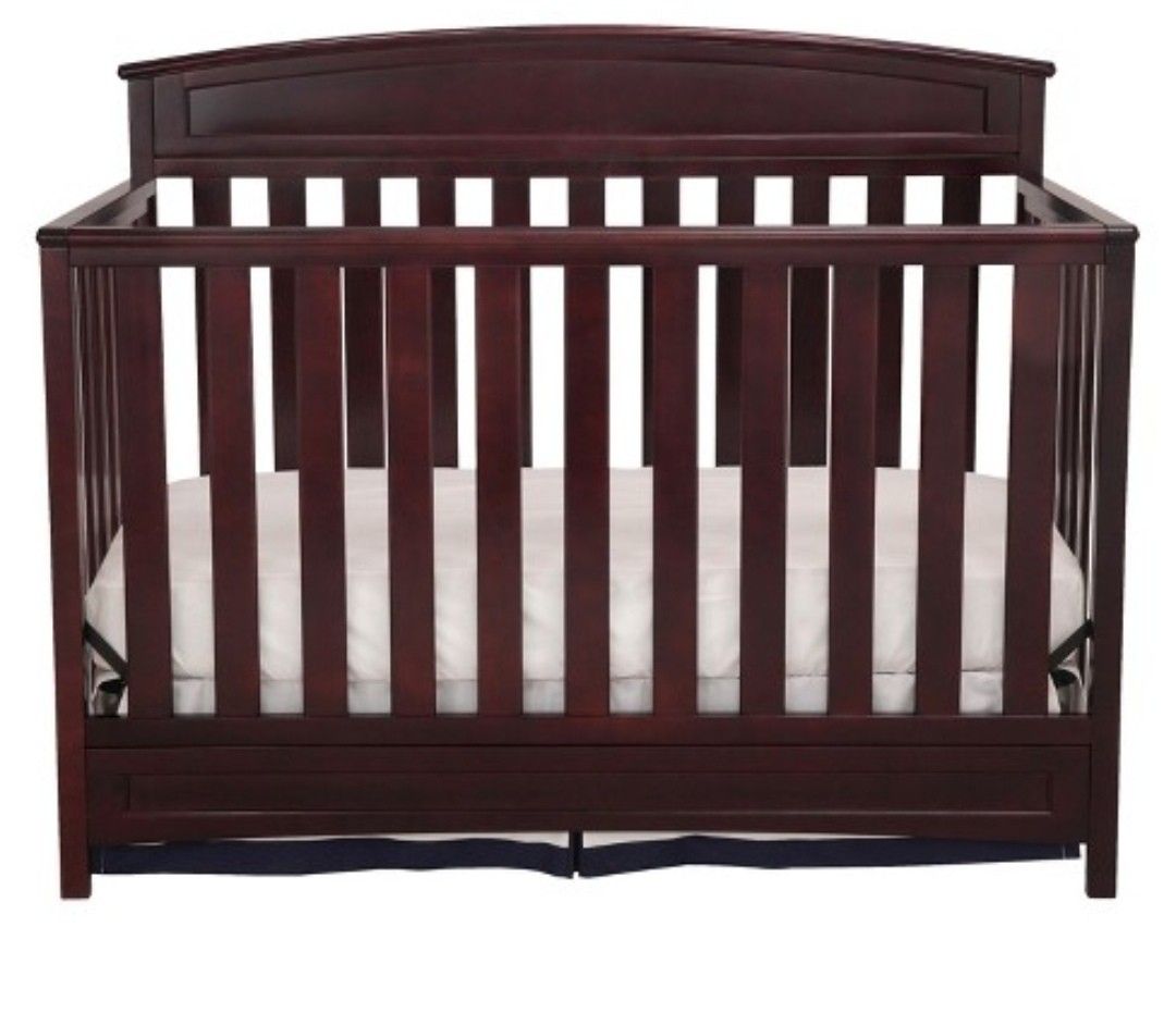 Delta Convertible Crib