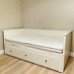 IKEA HEMNES Daybed with Storage – White, Twin to King