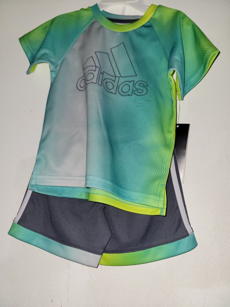 Toddler Adidas Set size 12 month's- NEW
2 pieces