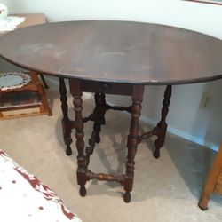 Gateleg Table with drawer