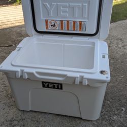 Yeti Tundra 35 Hard Cooler