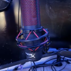 Hyper X Quad cast Microphone USB With The Microphone Mount 