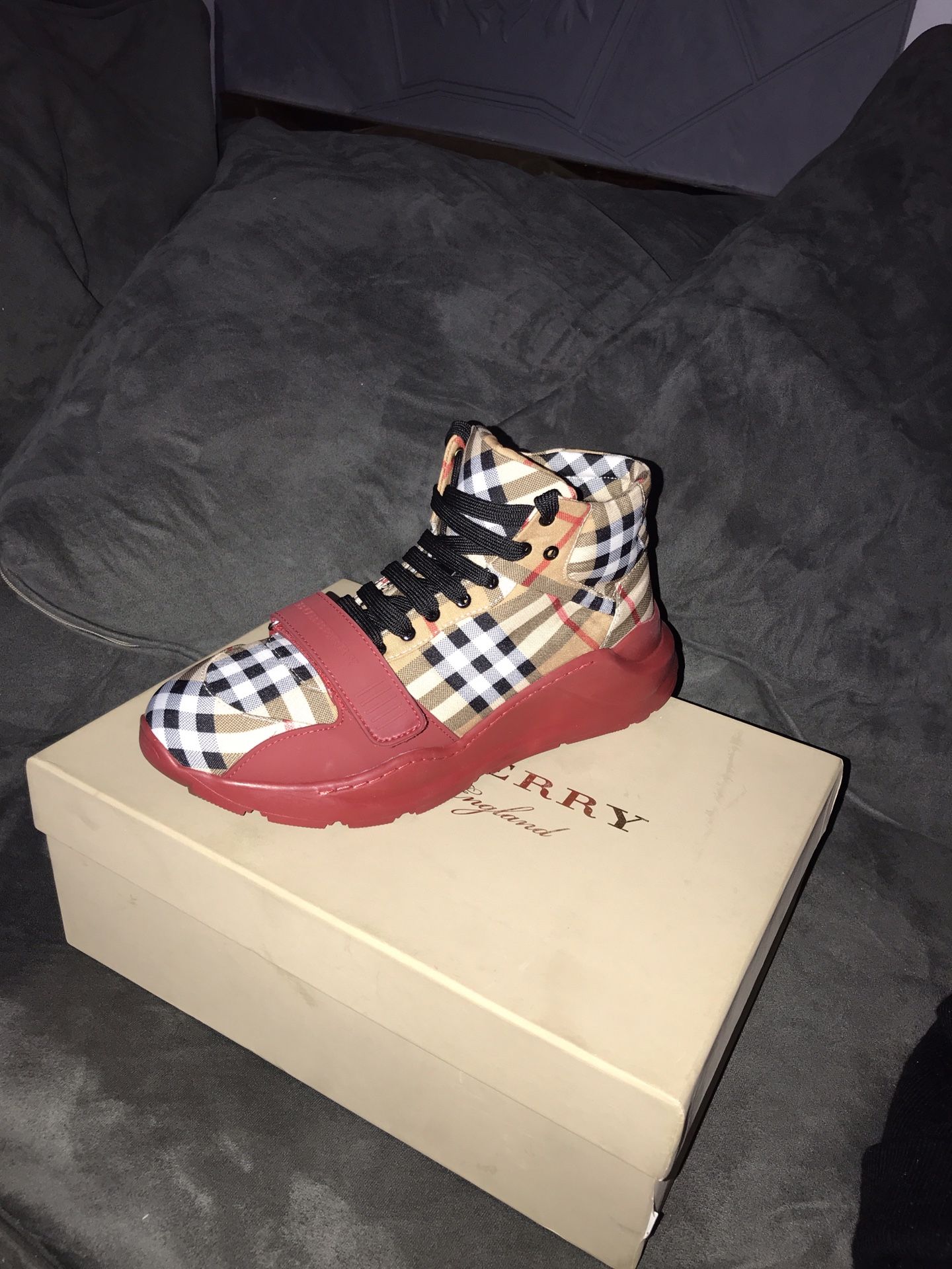 New Burberry size 10