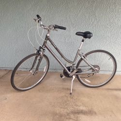 Giant  Cypress Women’s Comfort Hybrid  Bbike