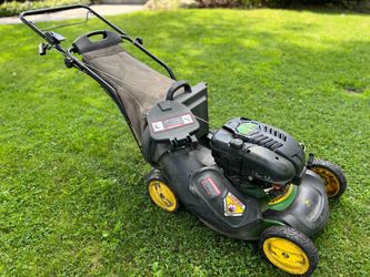 John Deere JS63 6.5HP Briggs intek 20” rear self propelled Lawnmower with bagger