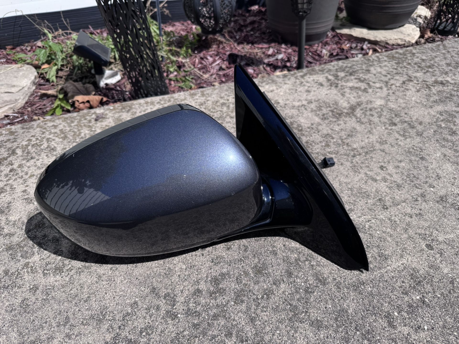 2013 Infinity JX35 Passenger Side mirror 
