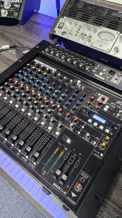 Peavey AT-14 Auto Tune Mixer