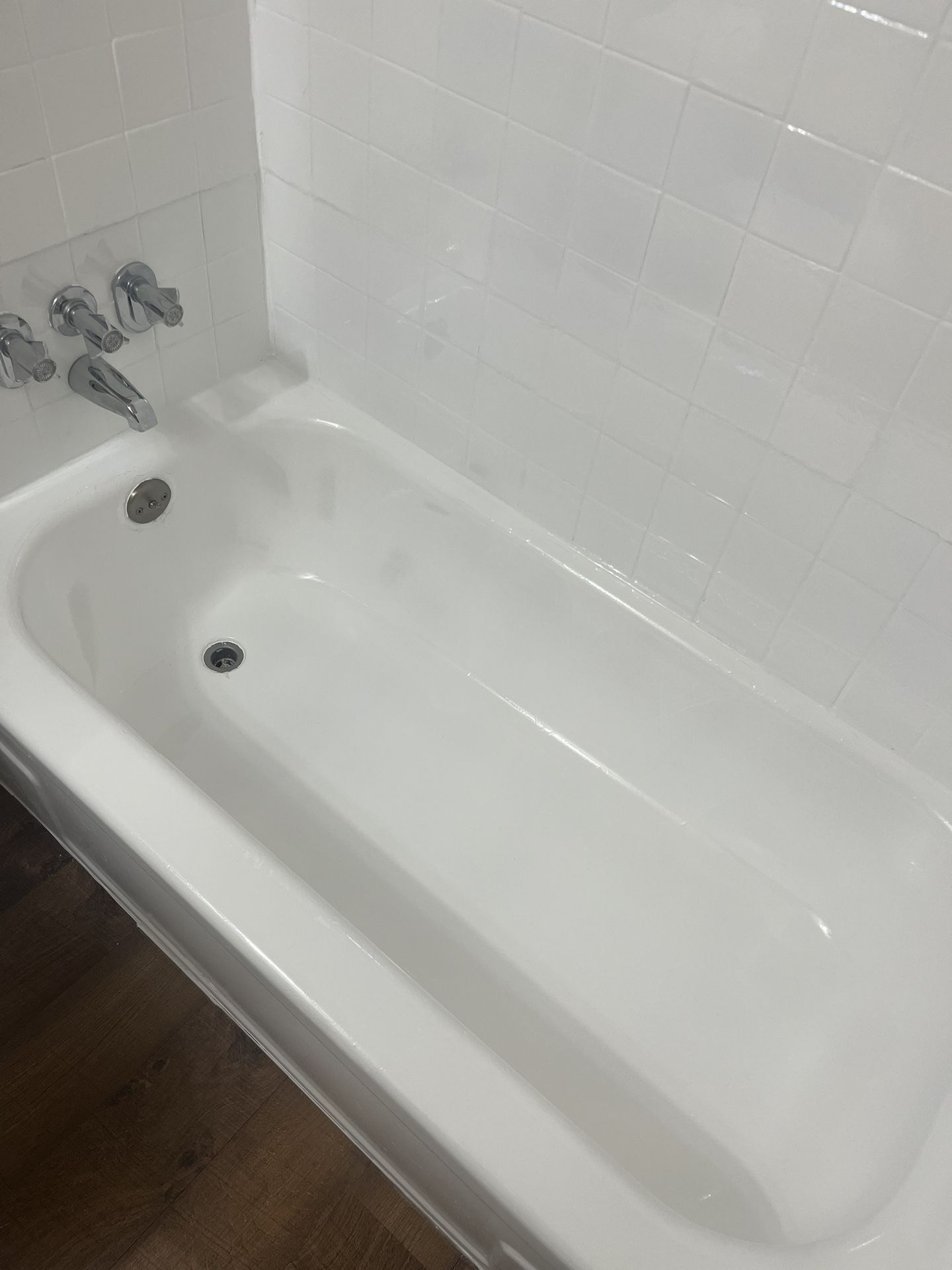 Epoxy Tub Recoat Tub And Tiles for Sale in Balch Springs, TX OfferUp