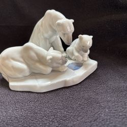 LLADRO Porcelain Figurine 6.5" 'Bearly Love' Polar Bear Family #1443 - MINT