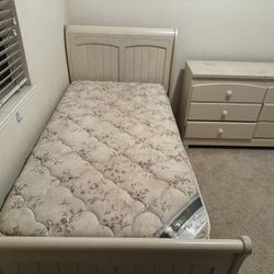 Twin Bed Set