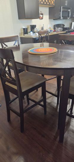 Dining g table with 4 chairs and console