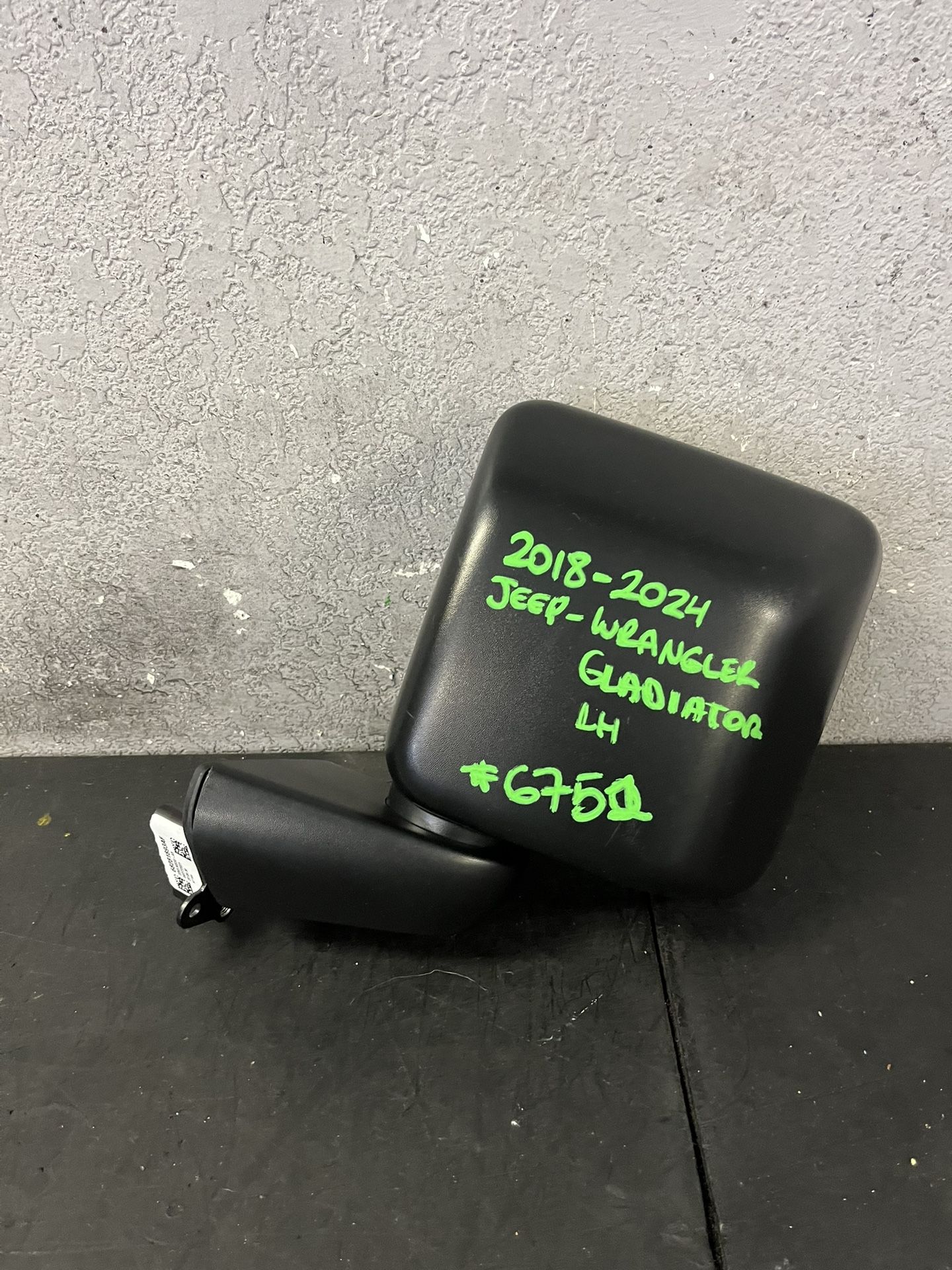 2018-2019-2020-2021-2022-2023-2024 JEEP WRANGLER/ GLADIATOR LEFT MIRROR OEM USED