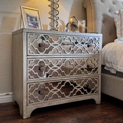 Mirror Nightstands 2 Pieces / Chest 