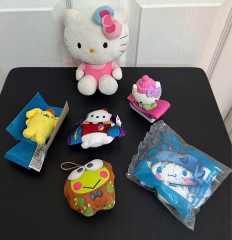 Hello Kitty Plush Toy Lot all this $5
