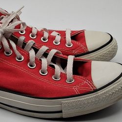 Unisex Converse Chuck Taylor All Stars. Red Men 9.5 & Women 11.5.