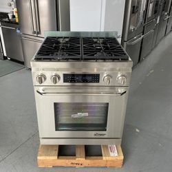 DR30DHNG Dacor Distinctive 30 Dual-Fuel Range with Epicure Style Handle D6